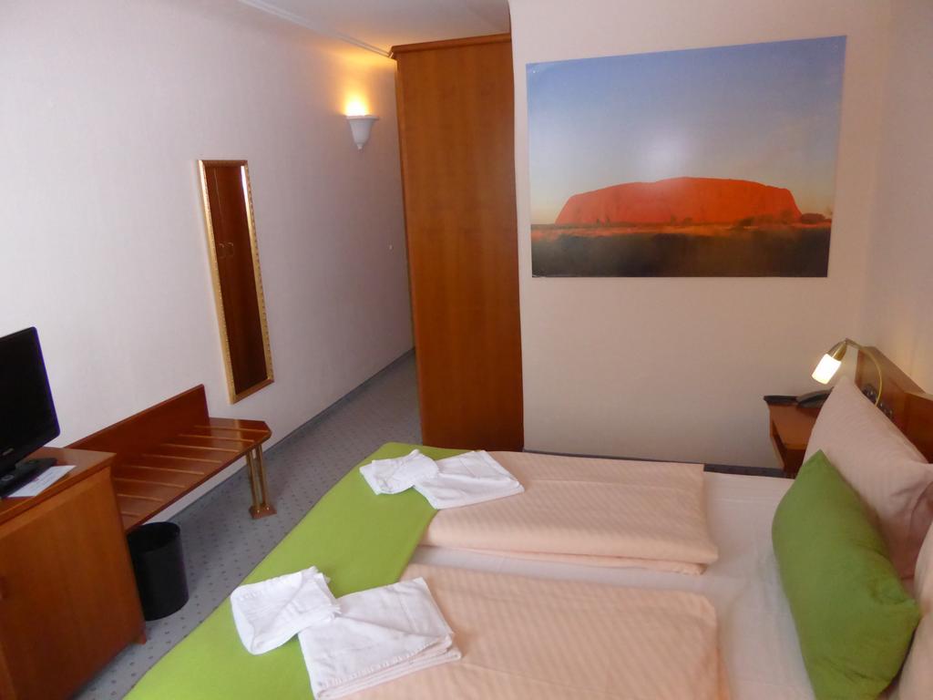 Comfort Frankfurt Airport 3*